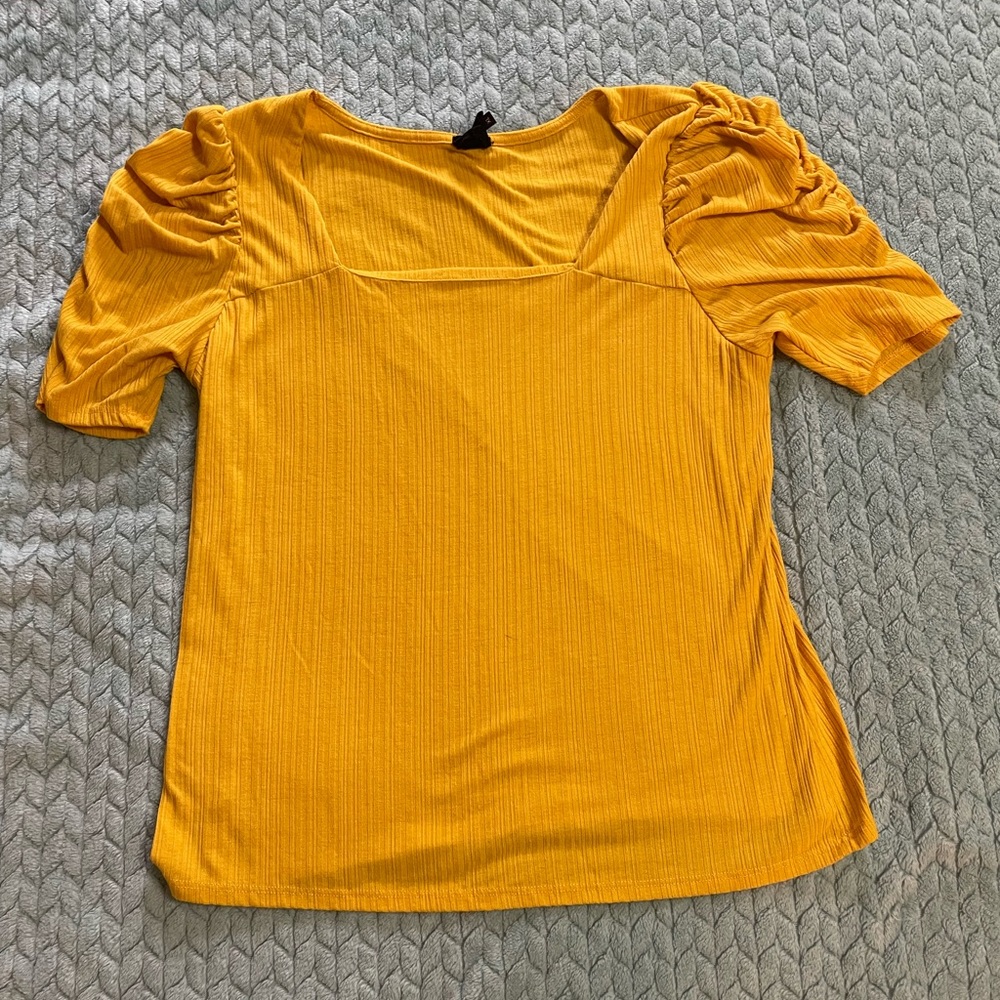 Yellow puffed sleeve blouse